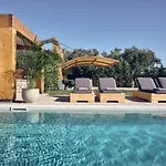 Errikos Family - Serene Environment And Private Pool, By Zantewize * Áyios Kírikos