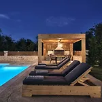 فيلة Errikos Family - Serene Environment And Private Pool, By Zantewize