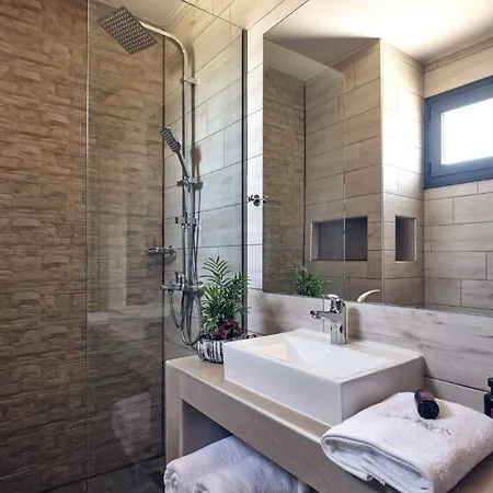 Vila Errikos Family - Serene Environment And Private Pool, By Zantewize