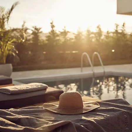 Errikos Family - Serene Environment And Private Pool, By Zantewize