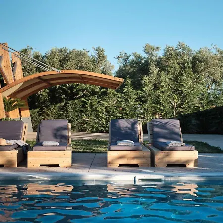 Vila Errikos Family - Serene Environment And Private Pool, By Zantewize