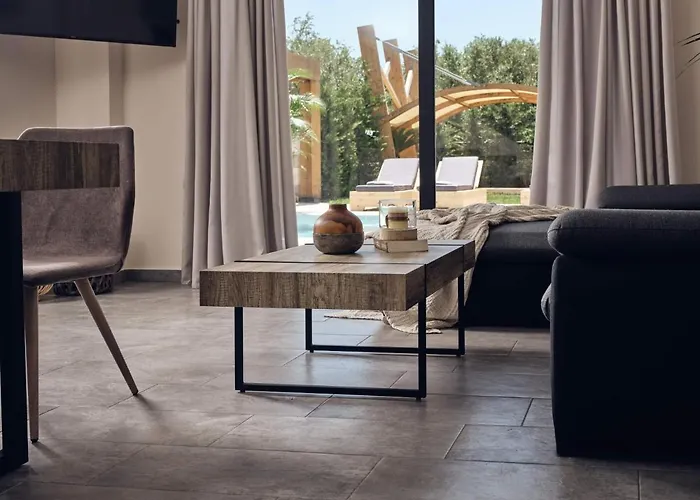 Vila Errikos Family - Serene Environment And Private Pool, By Zantewize