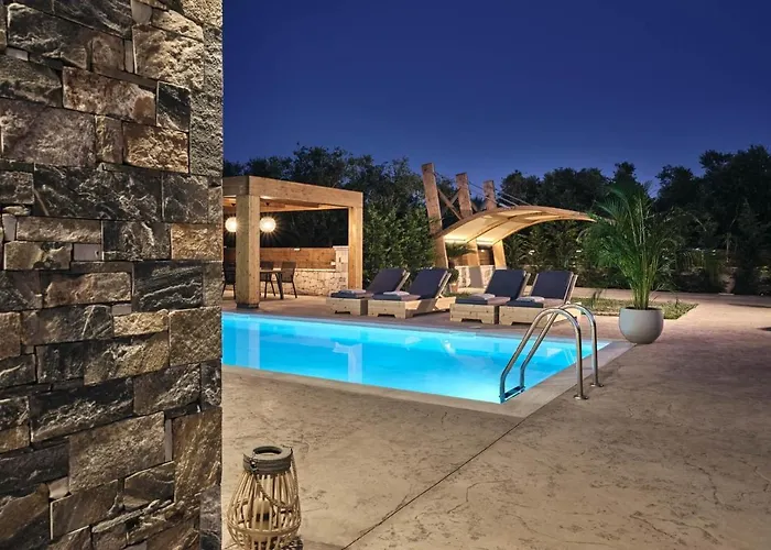 Errikos Family - Serene Environment And Private Pool, By Zantewize Vila Áyios Kírikos
