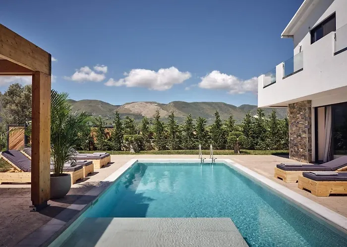 Errikos Family - Serene Environment And Private Pool, By Zantewize Vila