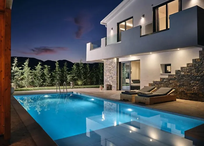 Errikos Family - Serene Environment And Private Pool, By Zantewize Vila Áyios Kírikos