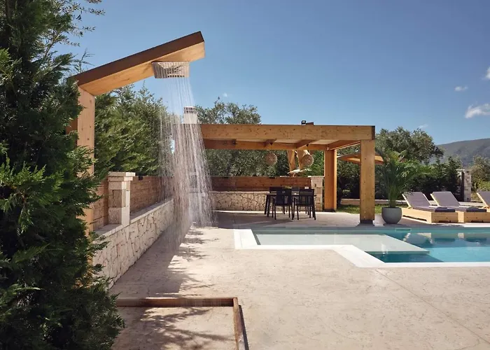 Errikos Family - Serene Environment And Private Pool, By Zantewize Vila Áyios Kírikos