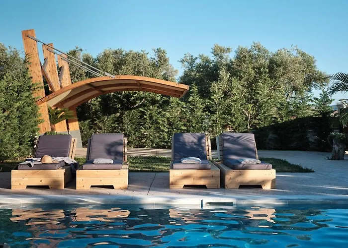Vila Errikos Family - Serene Environment And Private Pool, By Zantewize